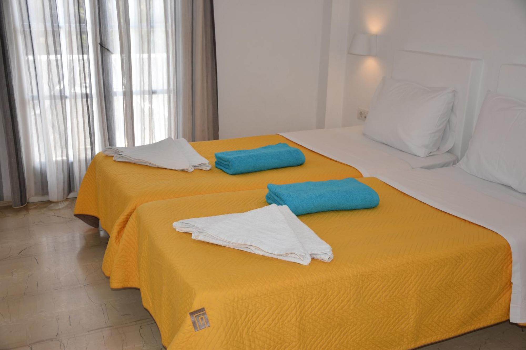Arion Bay Hotel Santorini Kamári Oda fotoğraf