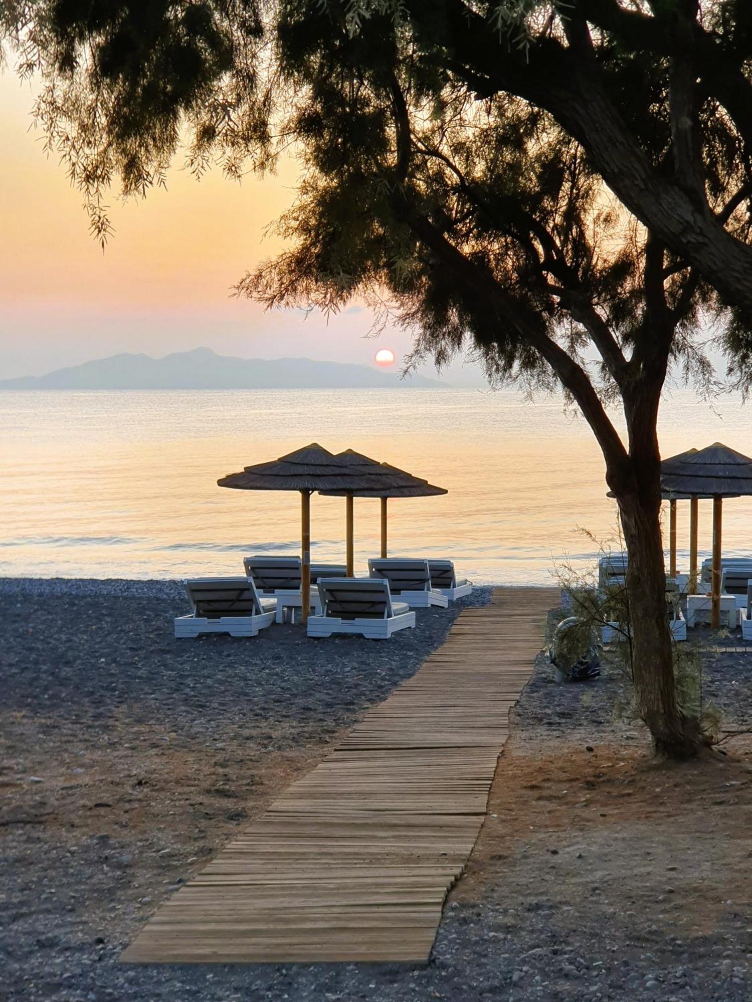 Arion Bay Hotel Santorini Kamári Dış mekan fotoğraf