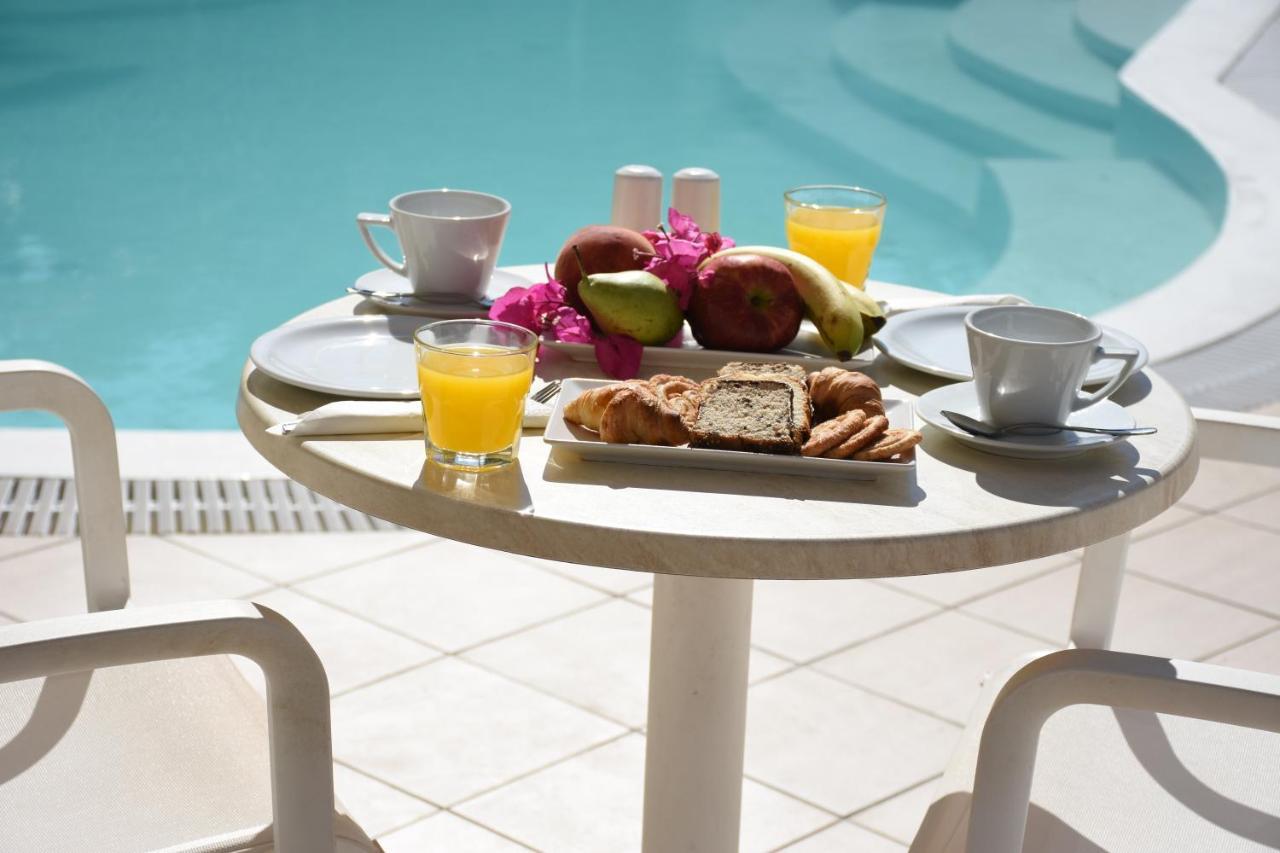 Arion Bay Hotel Santorini Kamári Dış mekan fotoğraf