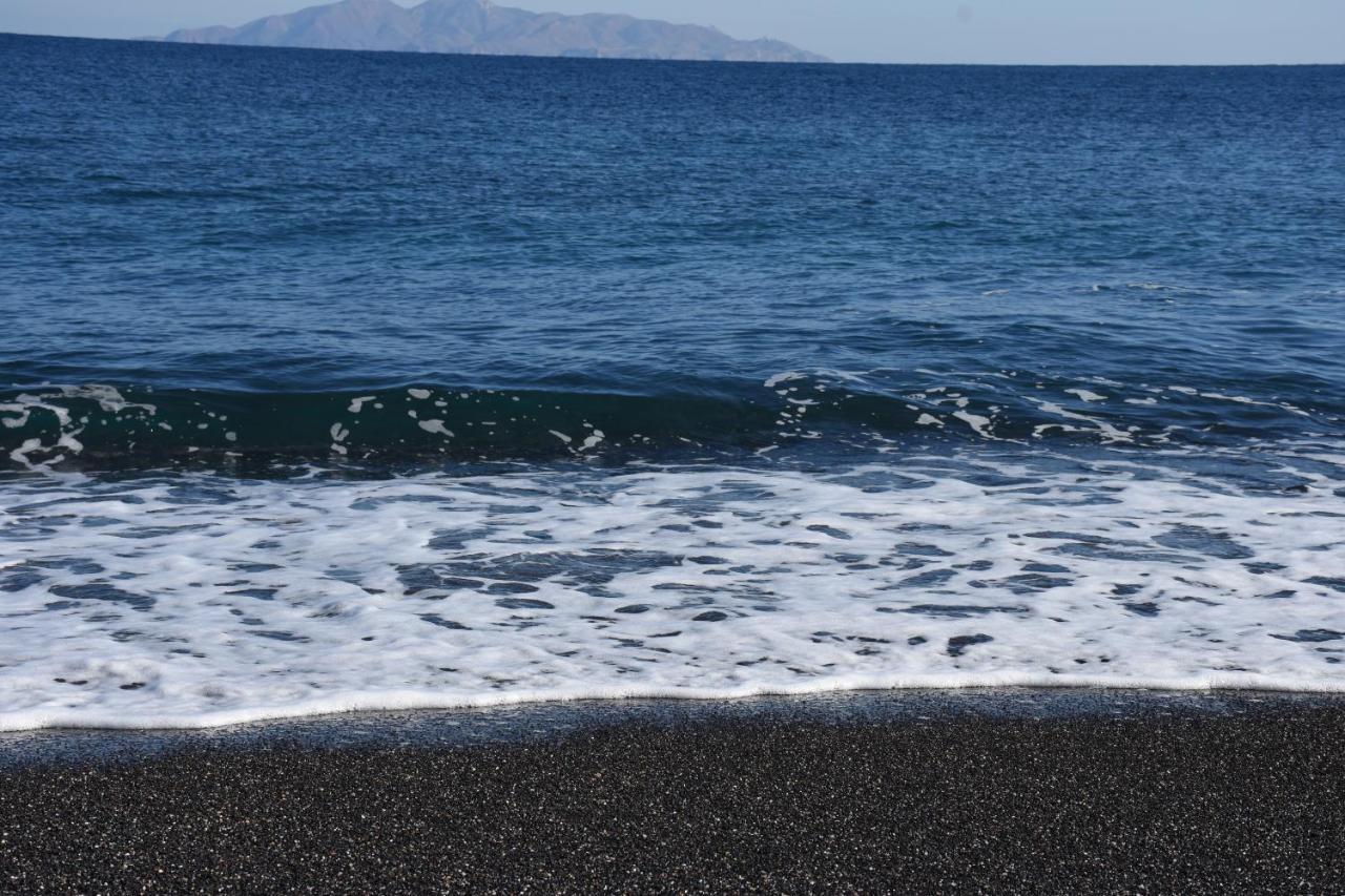 Arion Bay Hotel Santorini Kamári Dış mekan fotoğraf
